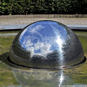 Large outdoor waterscape decoration mirror stainless steel dome stainless steel hollow hemisphere