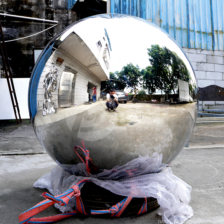 Large Decorative Steel Balls