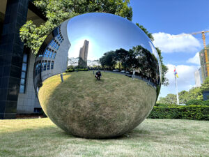 How To Form A Mirrored Stainless Steel Sphere